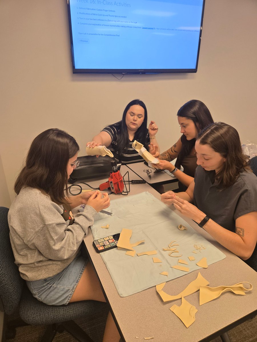 ShenandoahOT's tweet image. OTD students hard at work during their last in-class lab before finals fabricating custom splints! #shenandoahuniversity #OTD #finalsweek