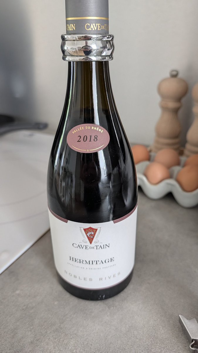 ben_jinator's tweet image. L'anniversaire du beau-père !

On sort une bonne bouteille!

#carpediem
#wine
#vin

Stay Yourself 🤘