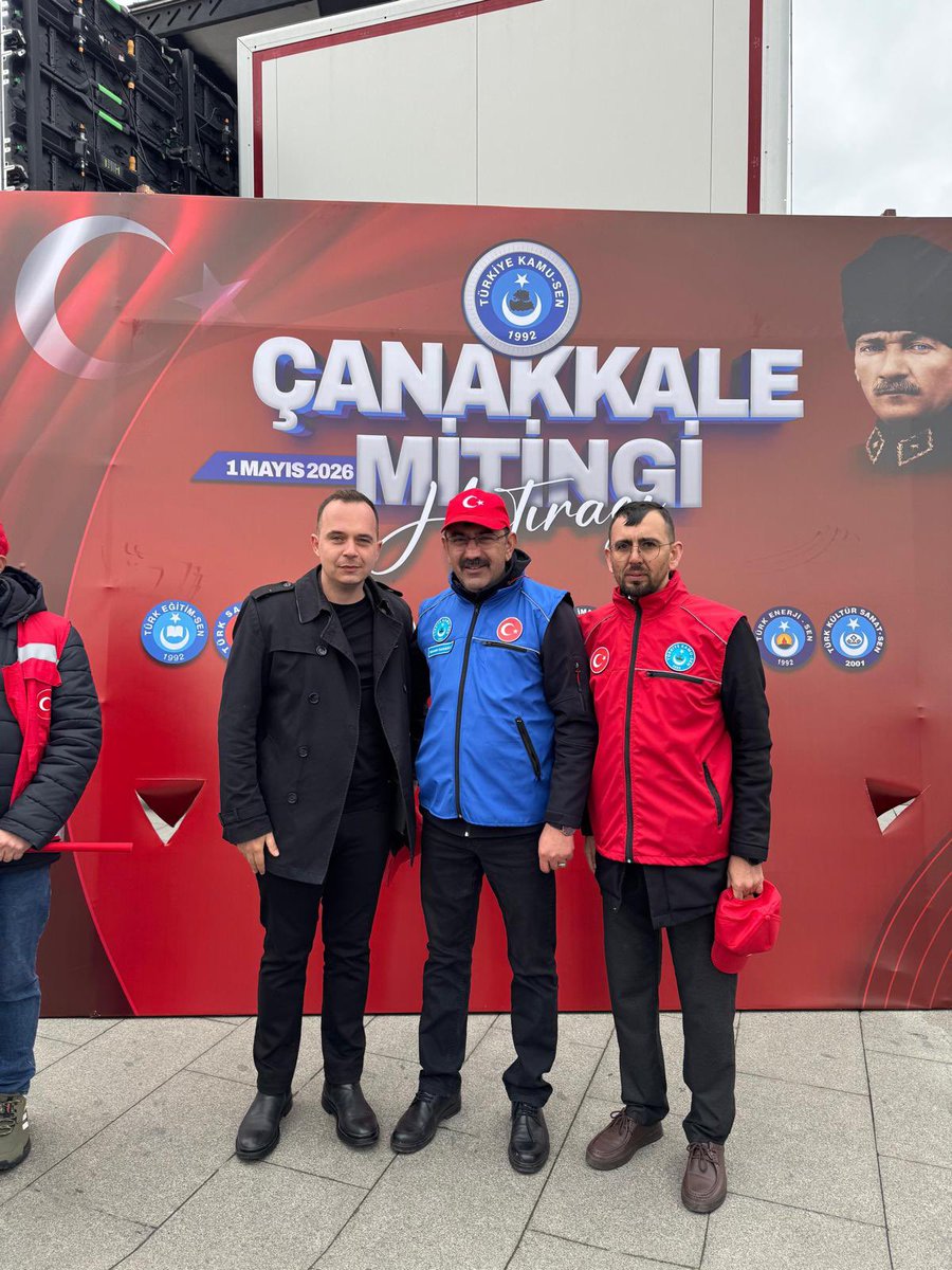 BalTurkav's tweet photo. TÜRKAV Balıkesir olarak 1 Mayıs Emek ve Dayanışma Günü’nde, Çanakkale’de coşkuyla bir araya geldik. 

Türkiye Kamu-Sen’imiz ile ecdadın izinde, “Çanakkale geçilmez” ruhuyla Türk memurunun haklı mücadelesini Türkiye’ye haykırdı.

Var olsun teşkilat, yaşasın ülküdaşlık hukuku. https://t.co/0eko6bLgYX