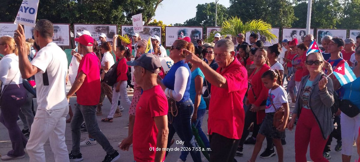 AliuskaJerez's tweet photo. El #MunicipioMediaLuna desfiló hoy por nuestros sueños de justicia para Cuba y para el mundo.
#LaPatriaSeDefiende #ProvinciaGranma https://t.co/X5pOoq4iWo