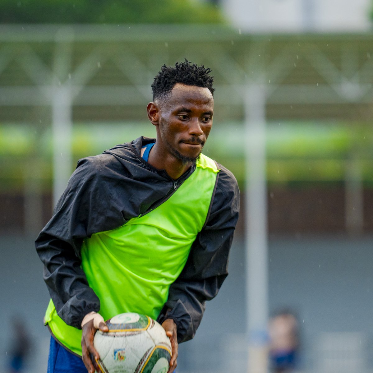 Gorillafc_'s tweet photo. Letโs get IT๐ฆ๐น
KO in 15'
#GFC #BKProLeague #GORPOL https://t.co/9hhjTsDDn4