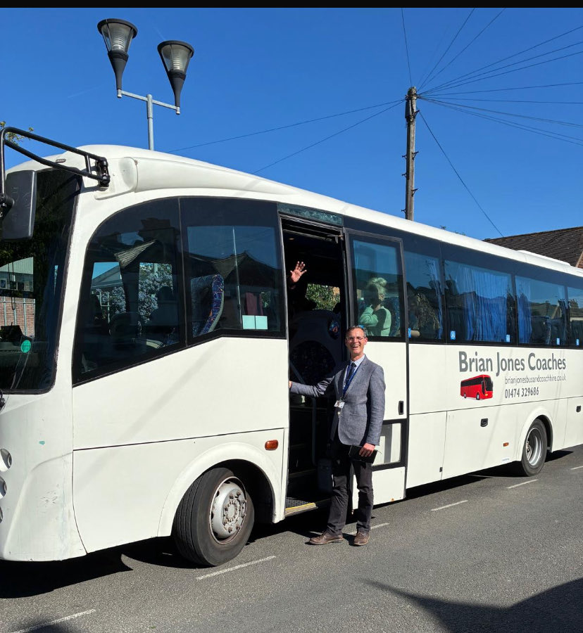 fyn8's tweet photo. First time a bus load of staff have turned up….in a bus to listen about Codified Leadership! @HaringeyEduc @Headteacherchat  @KelmscottSchool https://t.co/xT0lzROFi9