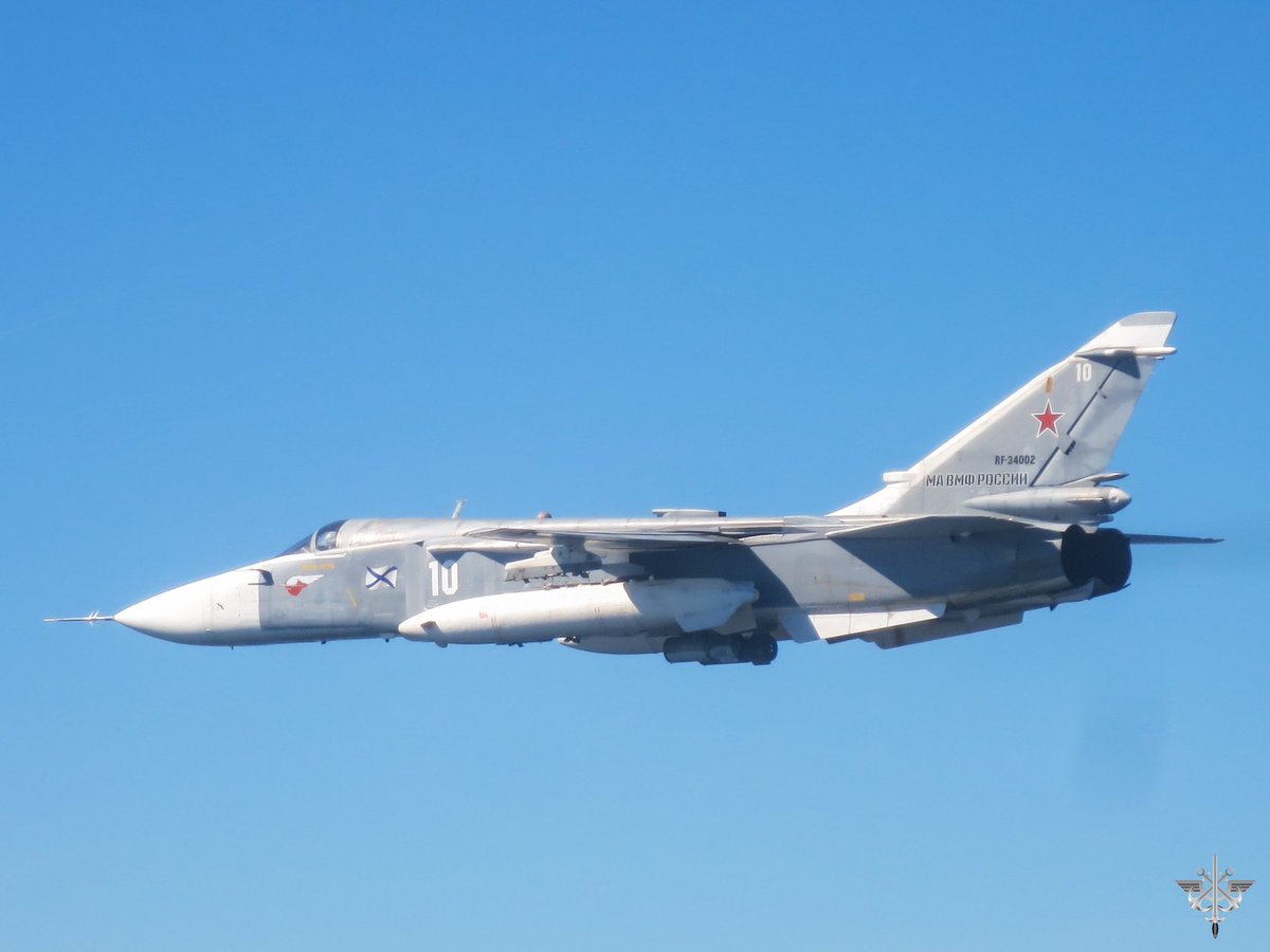 FrenchForces's tweet image. 📍Lithuania | 3,2,1, take-off 🛫

⚡️At very short notice, 🇫🇷Rafale in 🇱🇹 scrambled to escort two 🇷🇺 SU-24s which entered the Baltic states’s airspace without a flight plan 
🤝On their way back, the 🇷🇺 fighter jets were escorted by 🇸🇪 Gripen

🎯Working #together to protect the