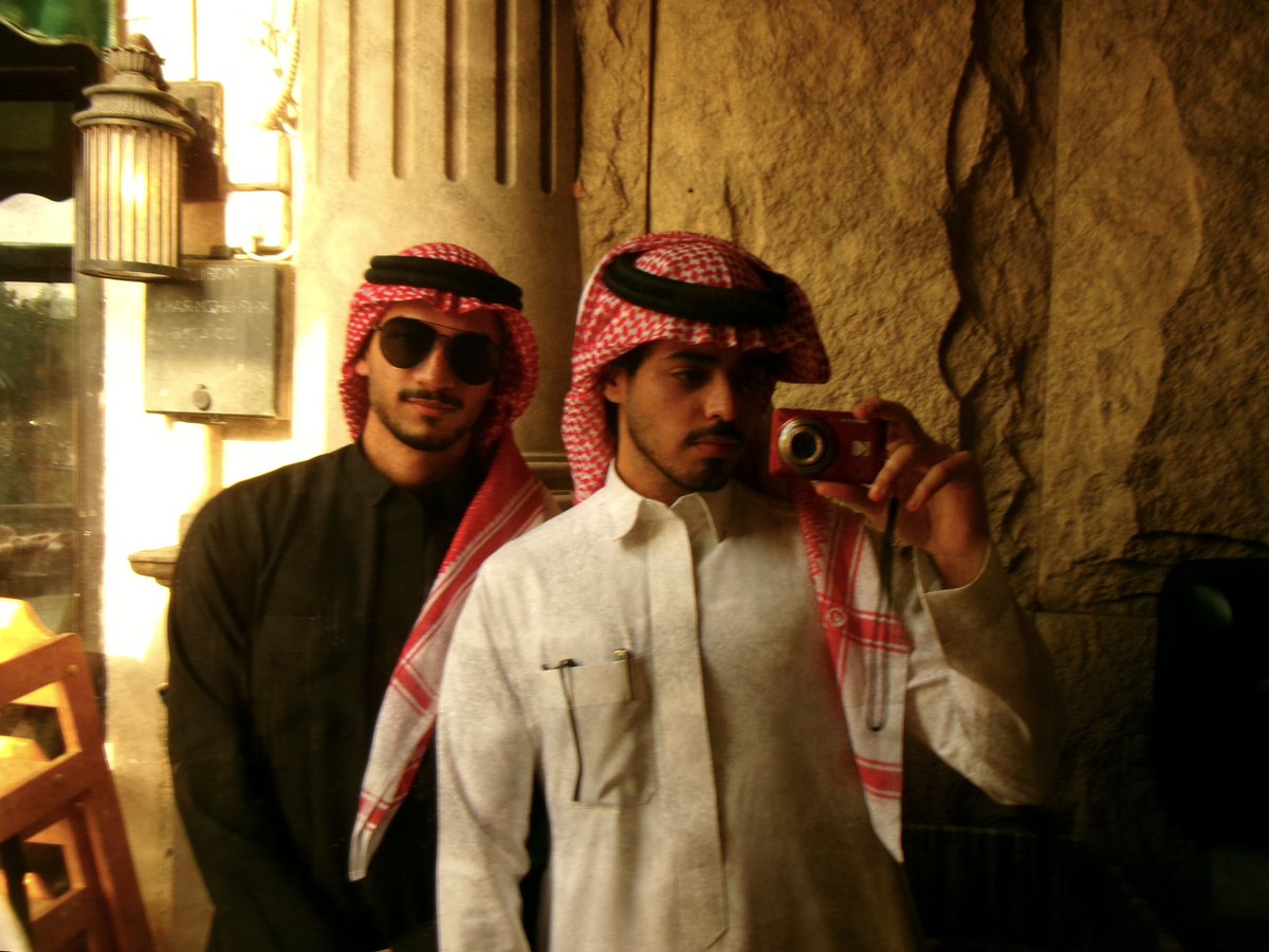 مِقبل tweet media