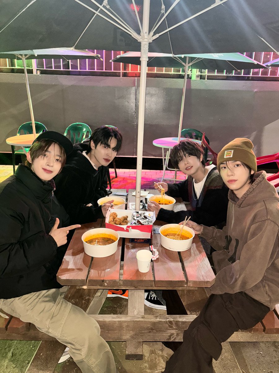 즤즤 tweet media