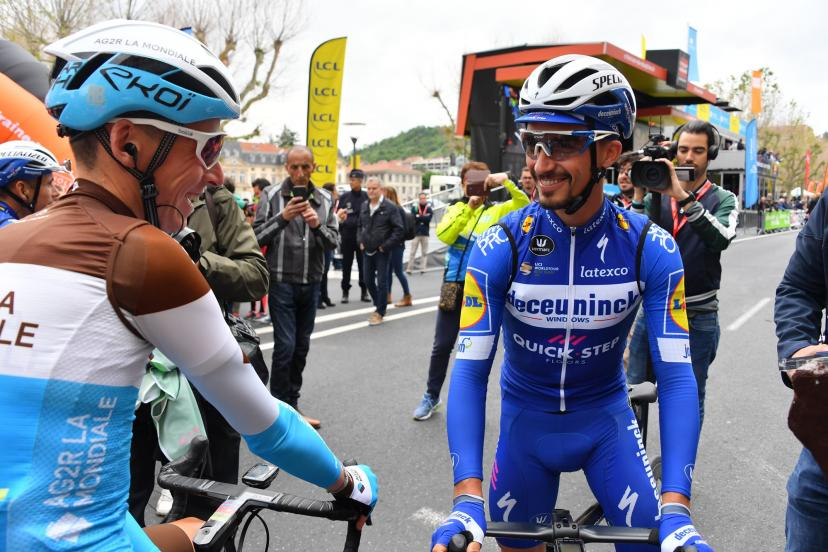 PaleontologieFr's tweet image. « #Oesiepyris alaphilippei », « #Nothepyris bardeti »  : un paléontologue décrit des #fossiles de #guêpes 🐝 français 🇫🇷 en l’honneur des cyclistes Julian Alaphilippe et Romain Bardet. 🚴‍♂️🚴
#Eocène #Yprésien #Hymenoptera

📰doi.org/10.1080/089129…

🔎letelegramme.fr/sports/cyclism…