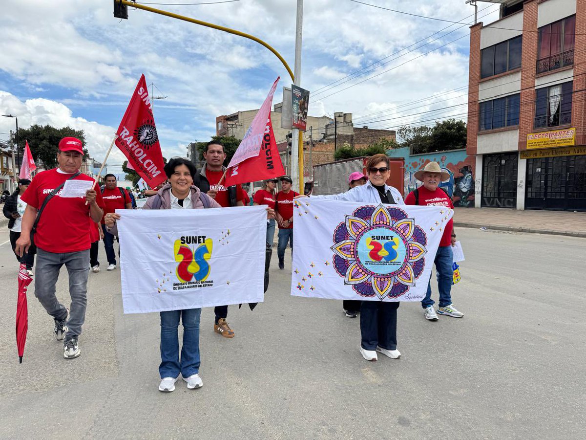 sunetboyaca's tweet photo. Sunet Boyaca se une a las marchas organizadas en todo el país para conmemorar el #DiaInternacionalDelTrabajo 

Desde Sogamoso hacemos un llamado para seguir luchando por los derechos y reivindicaciones de todos los trabajadores y el respeto a su actividad diaria. https://t.co/foPPlEo7Ki