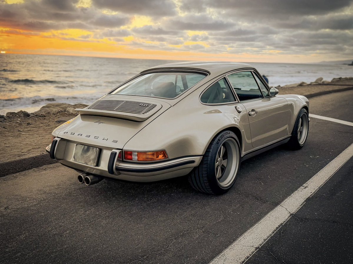 deere83753's tweet image. Sometimes your jaw just drops scrolling Bringatrailer, a million easy! #porsche @Bringatrailer
