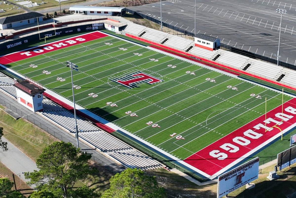 CoachHamp__'s tweet image. @CoachBMart and the entire coaching staff at @ToombsFootball1 do a great job setting the standard and their student-athletes are bought in! 

Two State Championship appearances in your first three seasons is no easy feat! Love coach’s acronym - Be A Dog #BAD #GoDogs @SCState_Fb