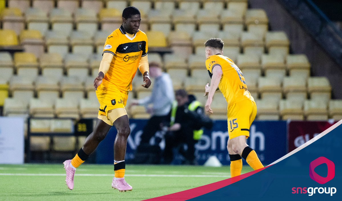 snsgroup's tweet image. 🟡⚫️ 𝗟𝗶𝘃𝗶𝗻𝗴𝘀𝘁𝗼𝗻 2⃣-2⃣ 𝗔𝗯𝗲𝗿𝗱𝗲𝗲𝗻 🔴⚪️

Two goals apiece in an entertaining Friday night Premiership clash in Livingston ⚽️

#WHPREM | #AberdeenFC | #LivingstonFC