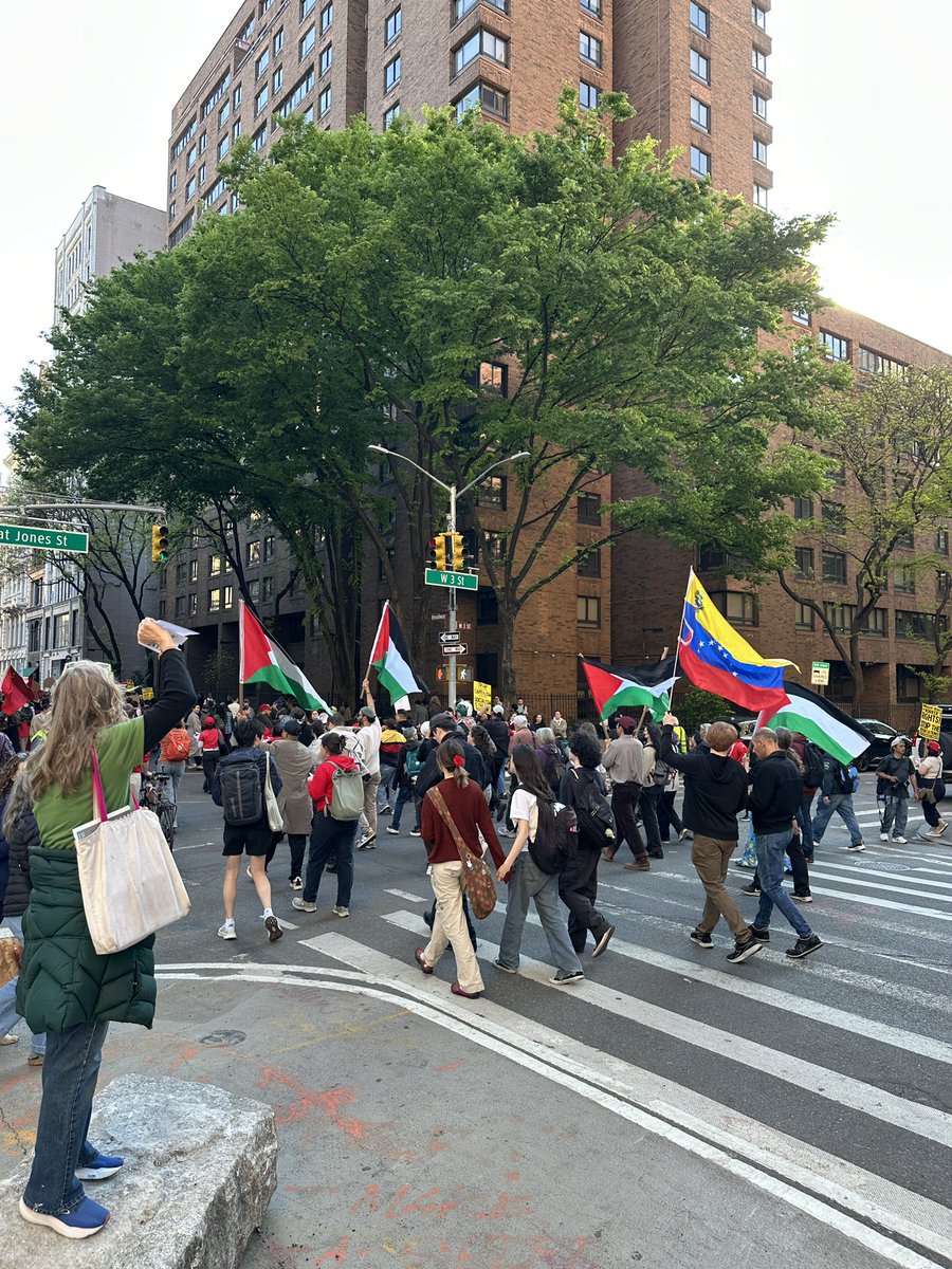SamSachan's tweet photo. @RimaHas New York Live !
Free Palestine !!!!!!!! https://t.co/MFgQmsxWyU