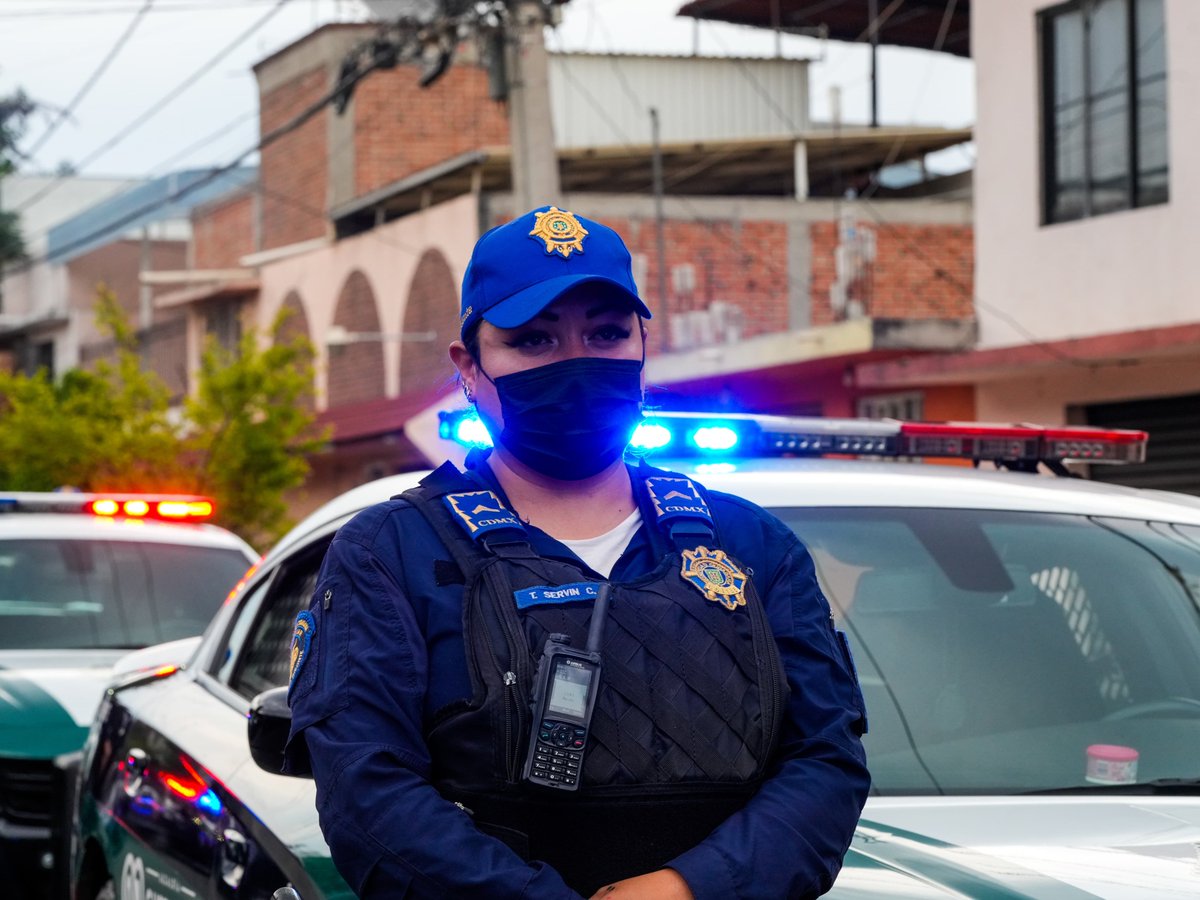 TuAlcaldiaGAM's tweet photo. 🚔✨ Reforzamos la seguridad en la colonia 25 de Julio y San Felipe de Jesús con Policía Auxiliar y Sector 65 Bisonte. 👮♂️🚨
Más vigilancia, recorridos y cercanía para que nuestras familias vivan con mayor tranquilidad. 🏠💙
#GAM #SeguridadParaTodasYTodos #ColoniasSeguras https://t.co/wZLzQ3hbE7