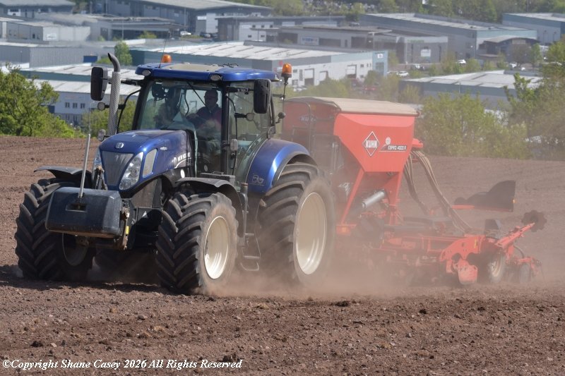 sgcaseyck25's tweet photo. #SpringTillage2026 A few more snaps from the last few days before the return of the rain. Great to see some dust rising again and as always delighted with the variety of kit working. In trouble with a damaged camera lens though.
#IrishAgri
#IrishFarming
#IrishTillage https://t.co/b98f2mccFC
