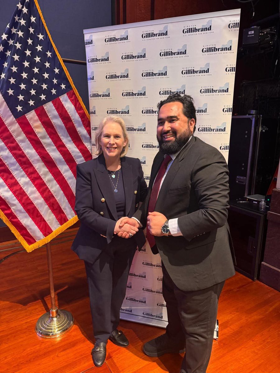 EmergeBrooklyn's tweet image. Brooklyn Emerge at the AAPI Summit on Capitol Hill.
Joined leaders convened by Kirsten Gillibrand, with leadership from Chuck Schumer, to advance AAPI priorities.
#AAPISummit #CapitolHill