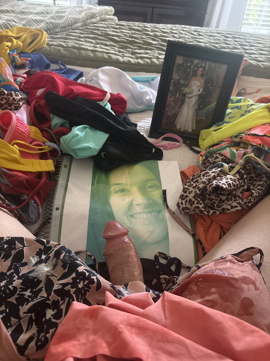 Amanda_Lewis69's tweet photo. Tributes for sis😵‍💫😵‍💫😵‍💫 https://t.co/Xezr1Y65US