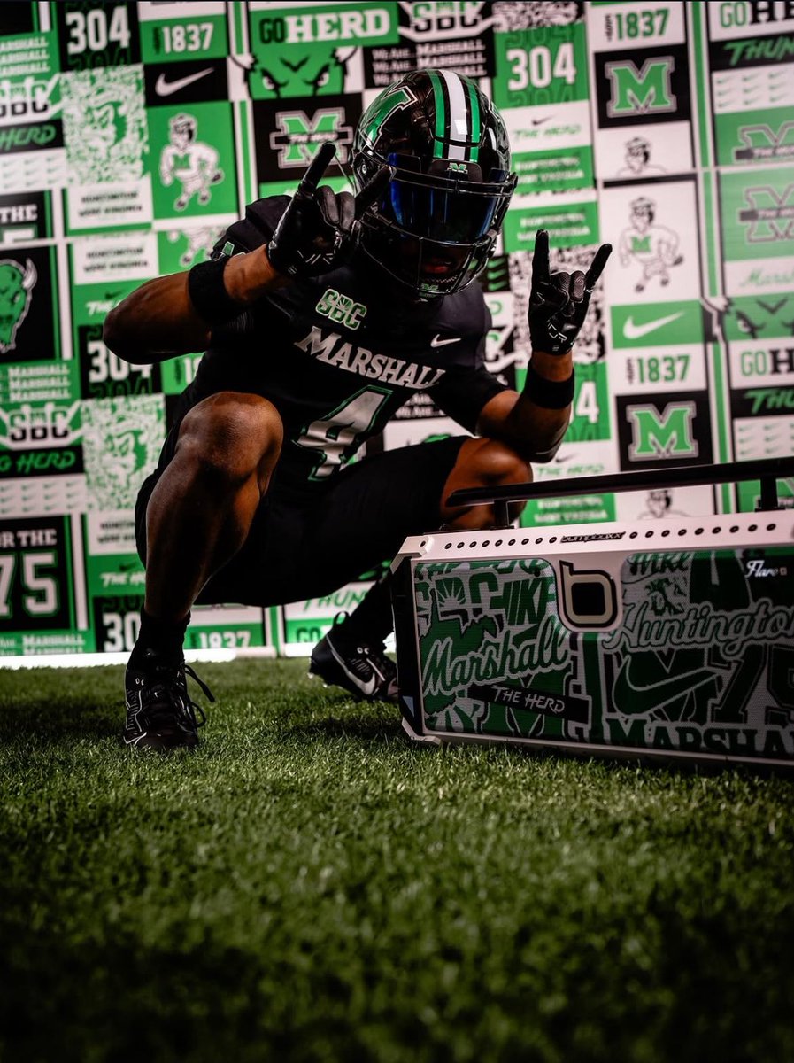 2k_gezzy's tweet photo. Blessed to receive a offer from Marshall university ‼️ 
@CoachXDayDay https://t.co/86BkMumydr
