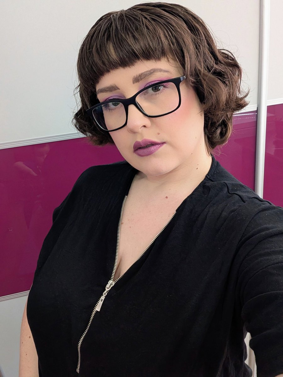 leyanore's tweet photo. 1st May selfie time!  @M4DDN494M1N9

#1stmay #mayday #firstmay #selfie #selfietime #gamers https://t.co/mKMmOjgvLK