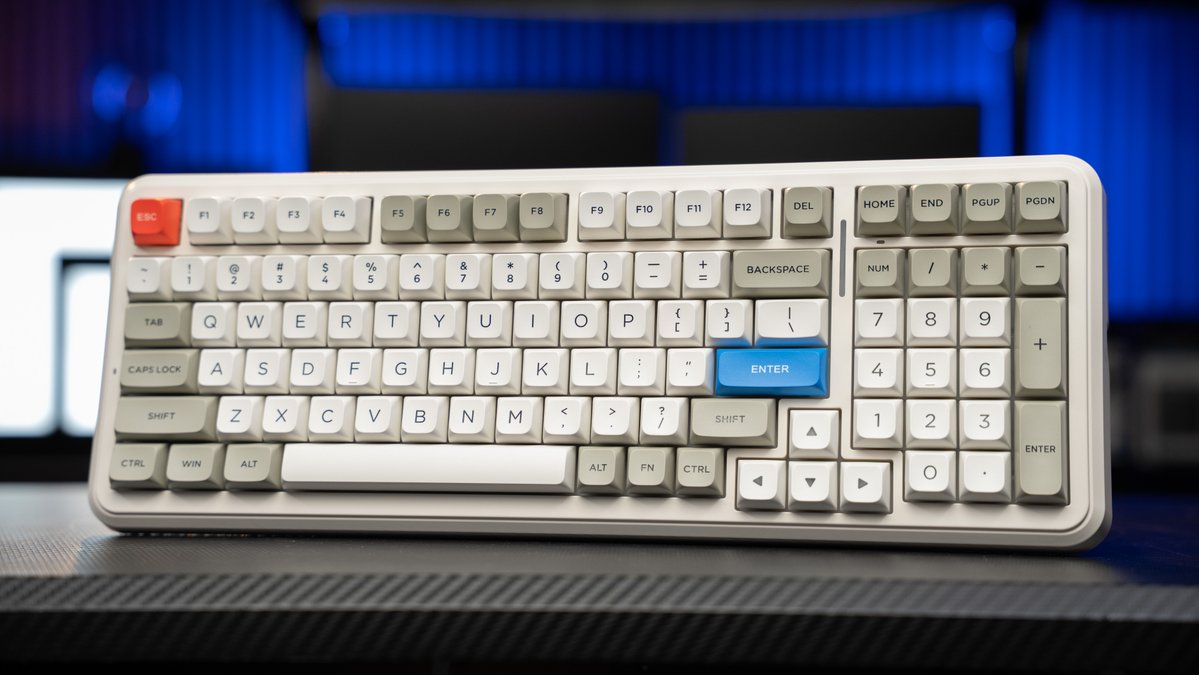 Micro Center tweet media