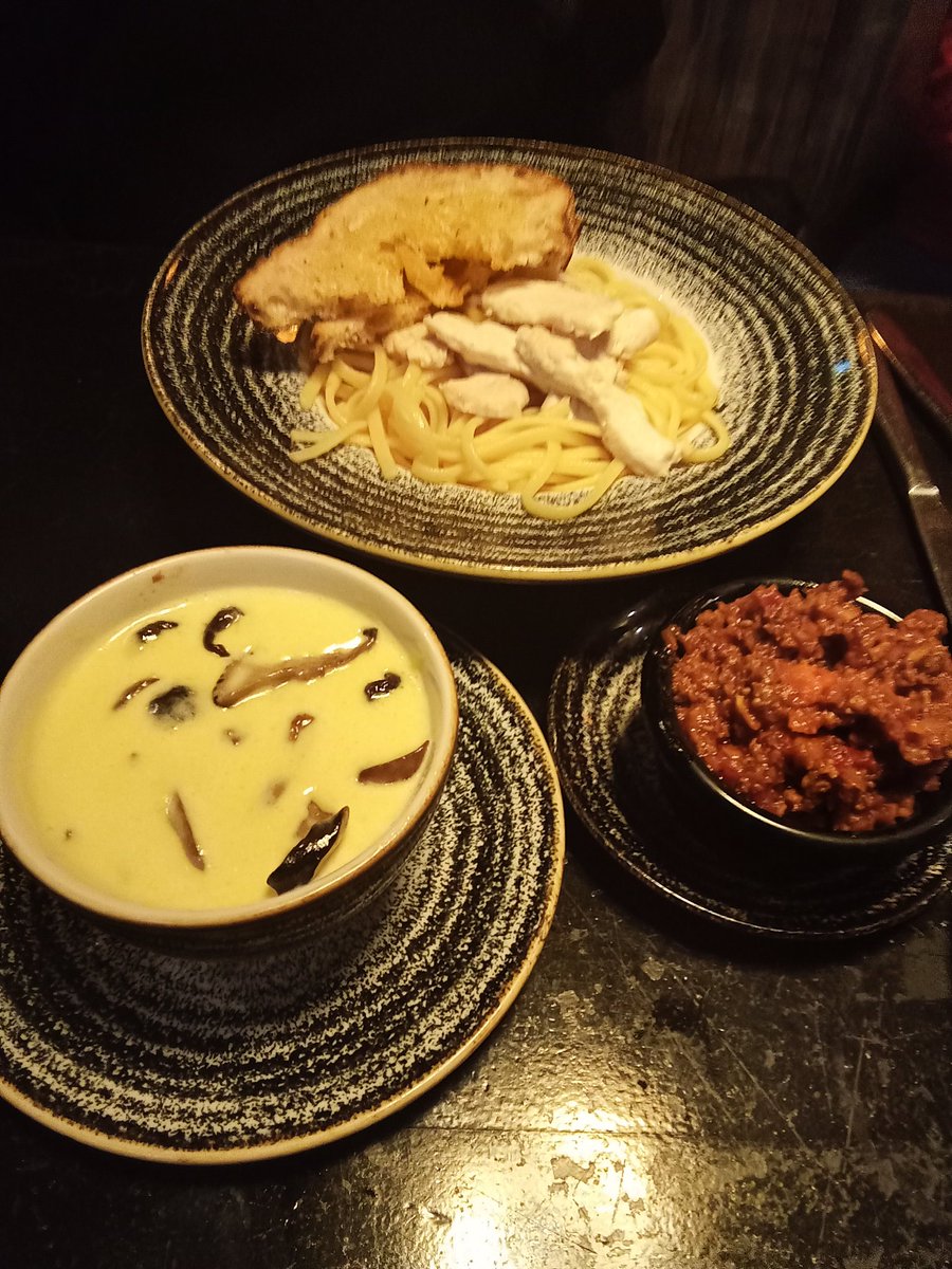 JoeSeward1's tweet image. Dinner at Kelly's Steakhouse after racing 
on Day 4 @punchestownrace here @MidlandsPark 
#Punchestown
#Dinner