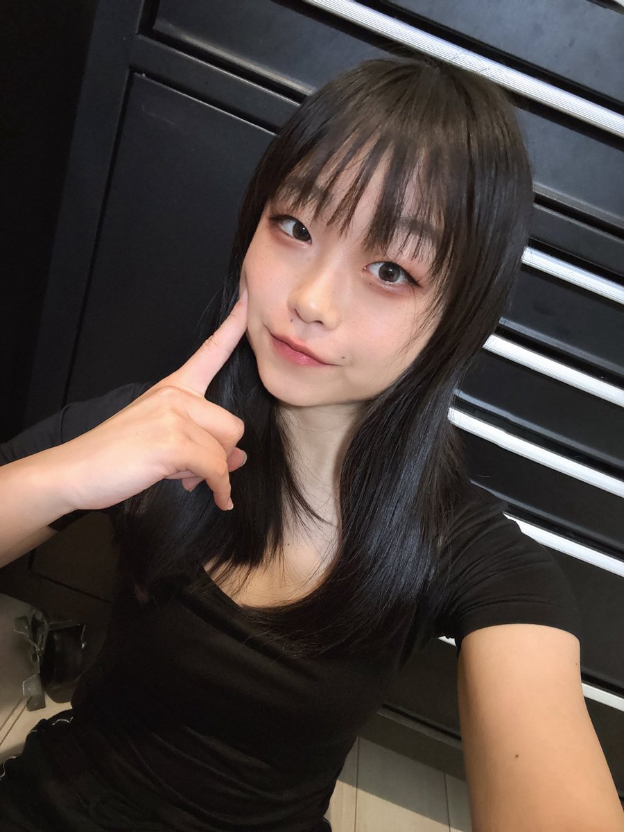 おはよう〜☀️
まだまだ朝は寒いね😣
今日は早起きしてお仕事！
頑張るぞ〜！✨