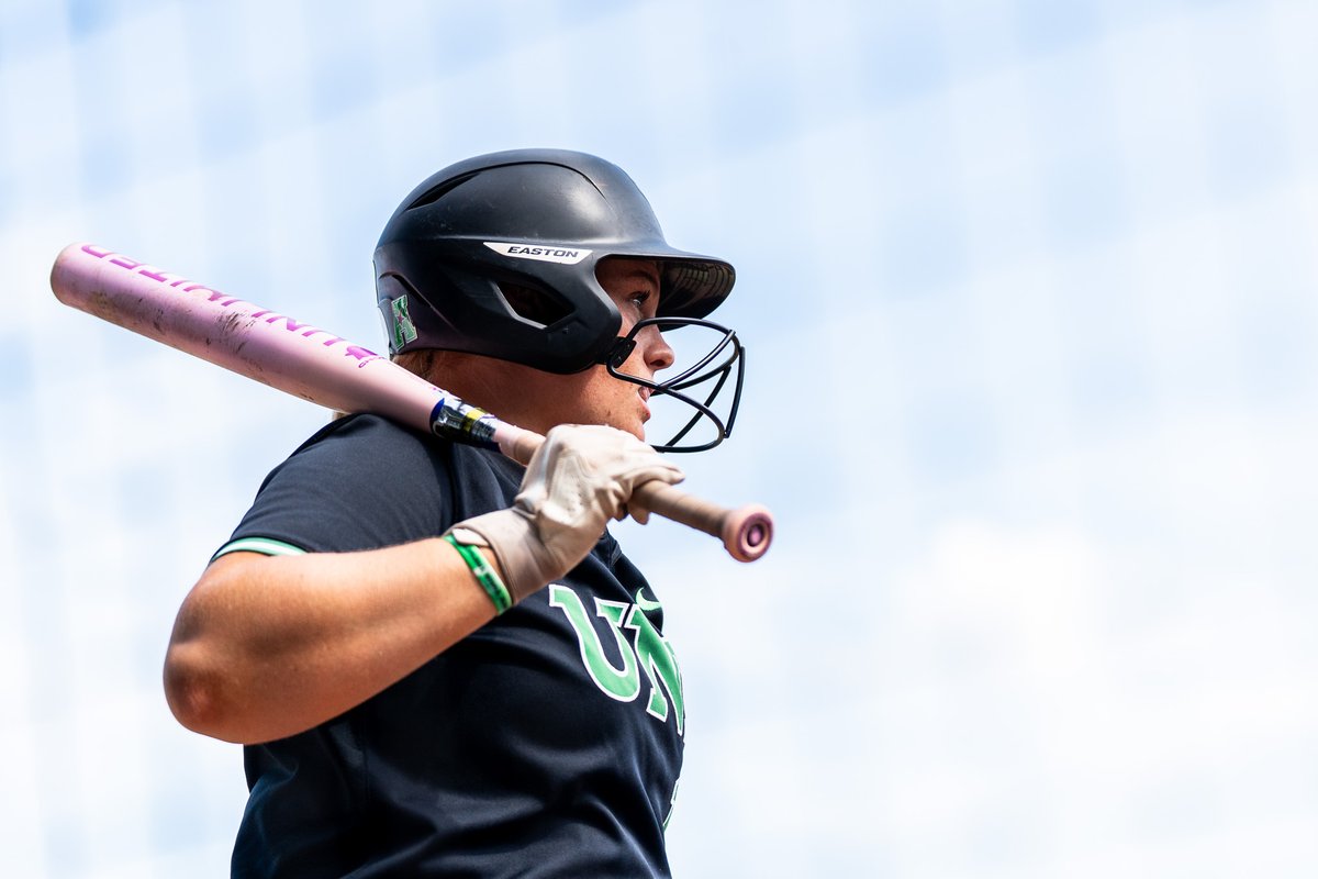 MeanGreenSB's tweet image. Headed to the sixth down 1-0 with Madi, Moff and Ariah due up!!

#GMG 🟢🦅