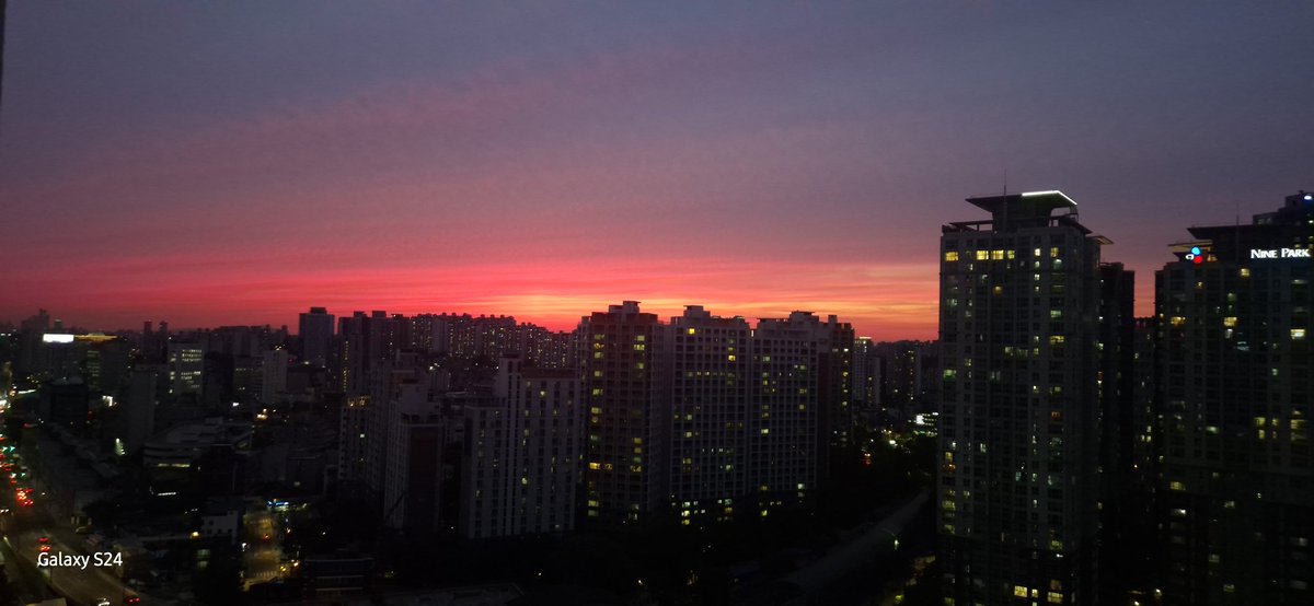 kusukim9's tweet photo. 서울 용산에서... https://t.co/lSmS3Xn5hx