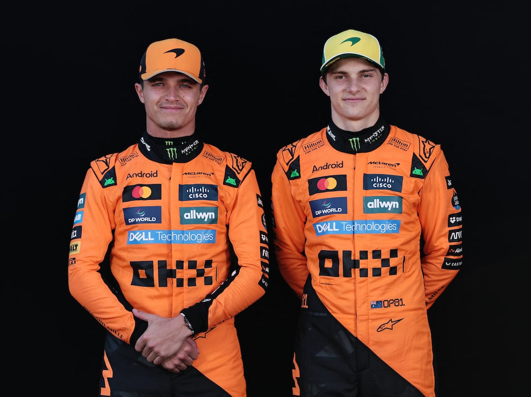 El titular del día es que McLaren ha vuelto. Una vez más demuestran que son los reyes de las evoluciones. Traen un coche nuevo a Miami y se plantan delante de los Mercedes y Ferrari.

Es espectacular el equipo campeón que han construido entre Zak Brown y Andrea Stella.
