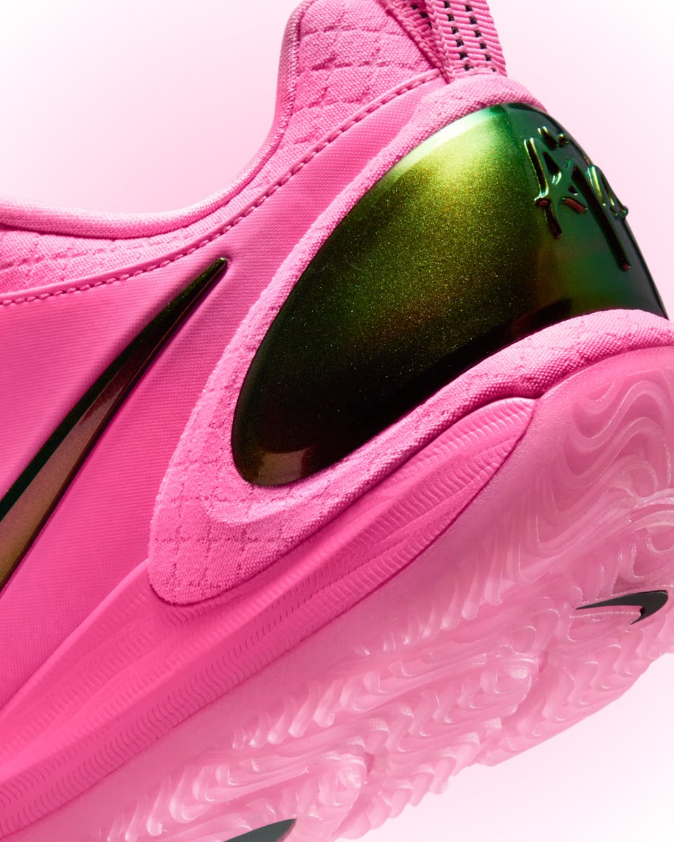 Nike.com tweet media