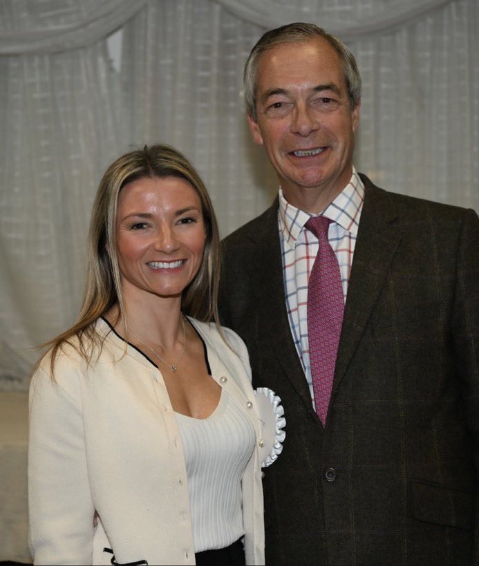 Sabrina Louise reform army London tweet media