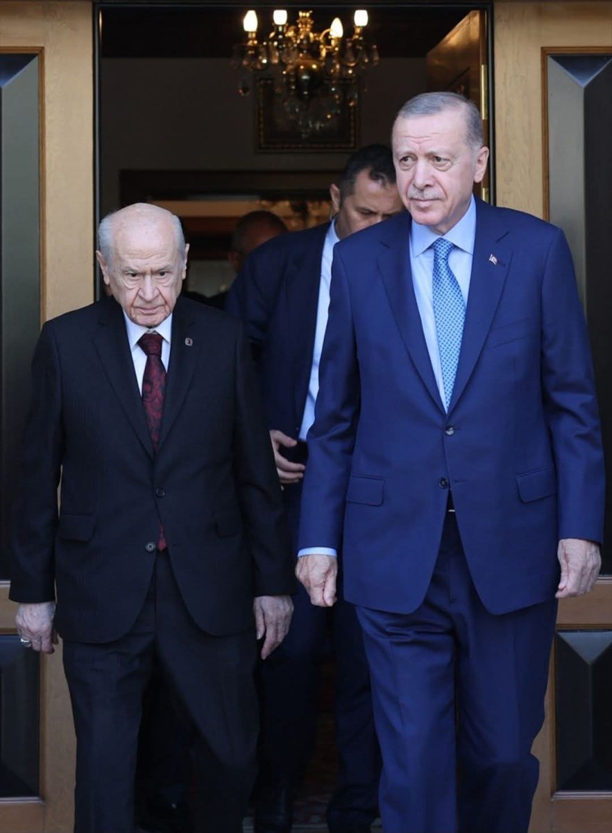 engelsiz70's tweet photo. @Ayseli1955_ @blader303 @Trbz29 @61Halismert @aslanylmz81 @Hassa61Mustafa @RTErdogan @mustafaciftcitr @33ilyas33 @_Dava__Adami @Neslihan_nazik3 @Ahmet13779283 @ElifffErdag @Emine535434 @Akrabia1453 @eminnoc @3408Meryem @orhannebi65 @emineipk78 @tosun_nilgun @siribo2 @ErkanYaziciTR @ukahraman6060 @Umut23Yolcusu @brahimE84764590 @mescidiaksa1071 @Manolya_Arslan_ @m_a__s_1453 @abdisuleyman10 @enesresmitr @ENearas @EnginEnis141620 @efa__27 @MSC21_ @AkinciTb2 @hogluz @mekan_Erzurum25 @Mustafazgi @uzaksa @FatihOcak2525 @fikribektas25 @Davam_Gazze @Frhtslymn61 @Bayram_1954 @MHalilBilgi3 @_bali_bey @AfyonSuley15222 @Ayseli1955_  Almanya milletvekilimiz Var olunuz.

“Ay yıldızın gölgesinde, 
bozkurtun yüreğinde doğar,
#GüçlüveBüyükTürkiye! https://t.co/VEYu6Rlnph