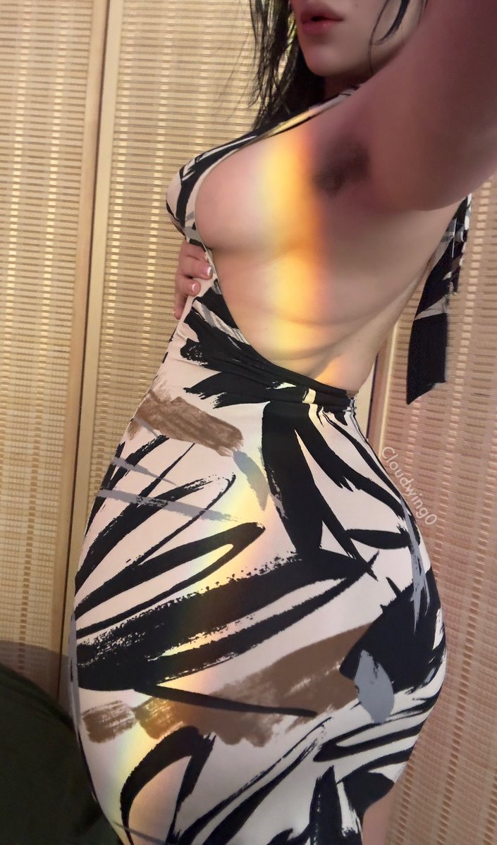 cloudwing0's tweet image. Naturally built like this just to play video games all day