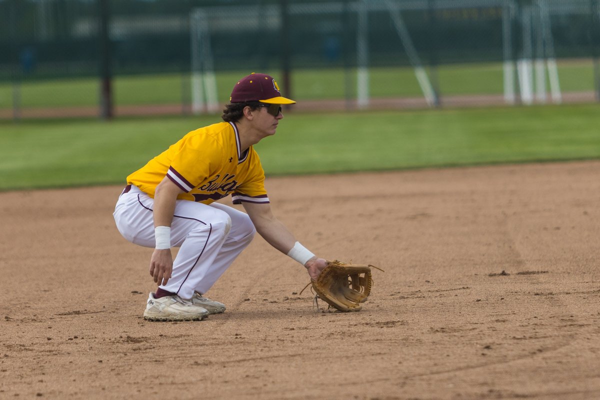 UMDBaseball's tweet photo. 📸 action in Mankato https://t.co/bu7jRxx1MF