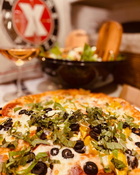 Extreme_Pizza's tweet image. Your Friday night bite at Extreme Pizza 🍕🥗
#ExtremePizza #Fridaynight #friday #pizzanight