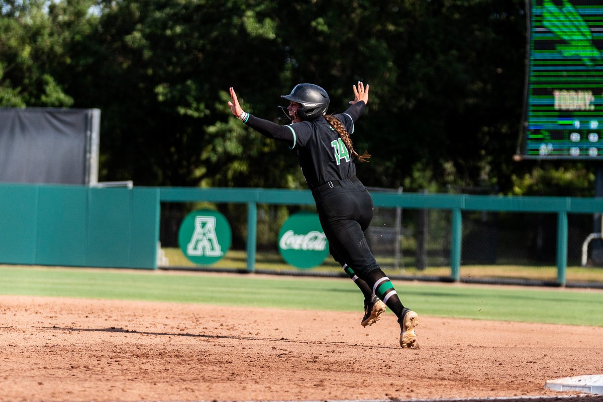 MeanGreenSB's tweet image. Take your trot @rileymcnemar 

#GMG 🟢🦅