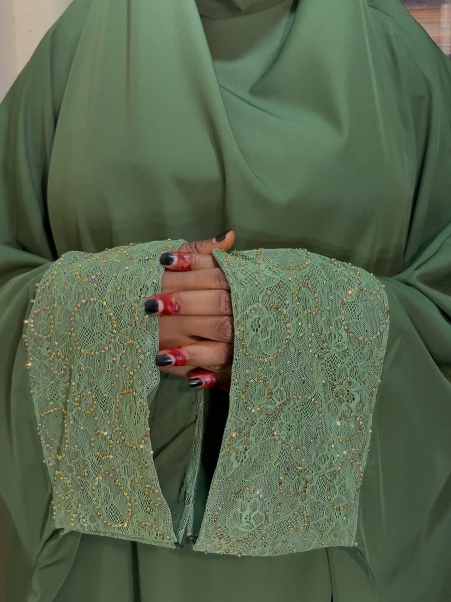 ALDEECLOTHING's tweet photo. Introducing the βTAHEERAHβ Hijabπ©Άπ§π½
Soft,lightweight,elegant.
Available in different colors
Fashion shoes π‘
π·οΈβ¦17,000
#Asake #carterVsportable #Hijab #Northerntrend https://t.co/IIeqzm8lVW