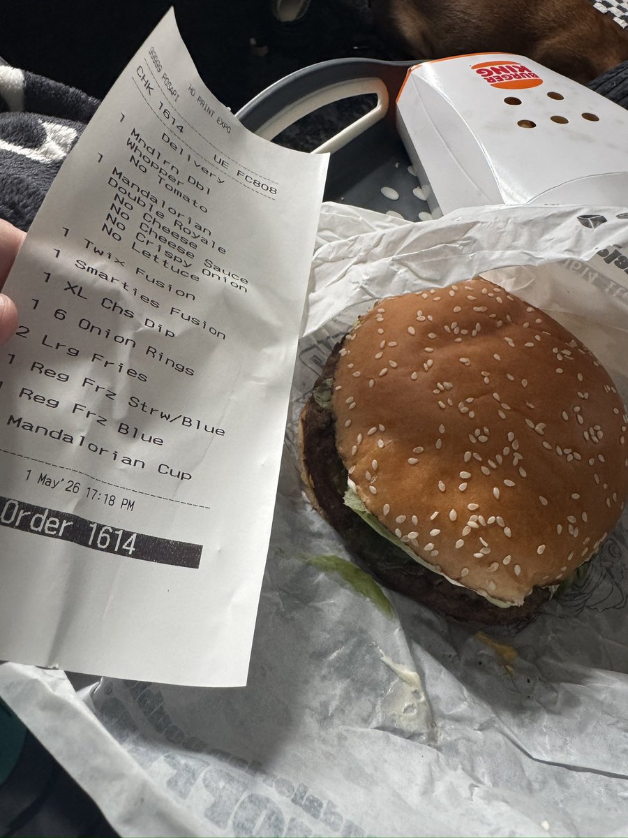 brxdleymoore's tweet photo. Hey @BurgerKingUK or @ubereats_uk can someone please help with order #FC808 I ordered a plain chicken royale burger meal and my partner ordered a whopper meal, hers was mostly correct but came with green pickle sauce on it, and mine was completely wrong with cheese etc https://t.co/RMV3LTk5Ji