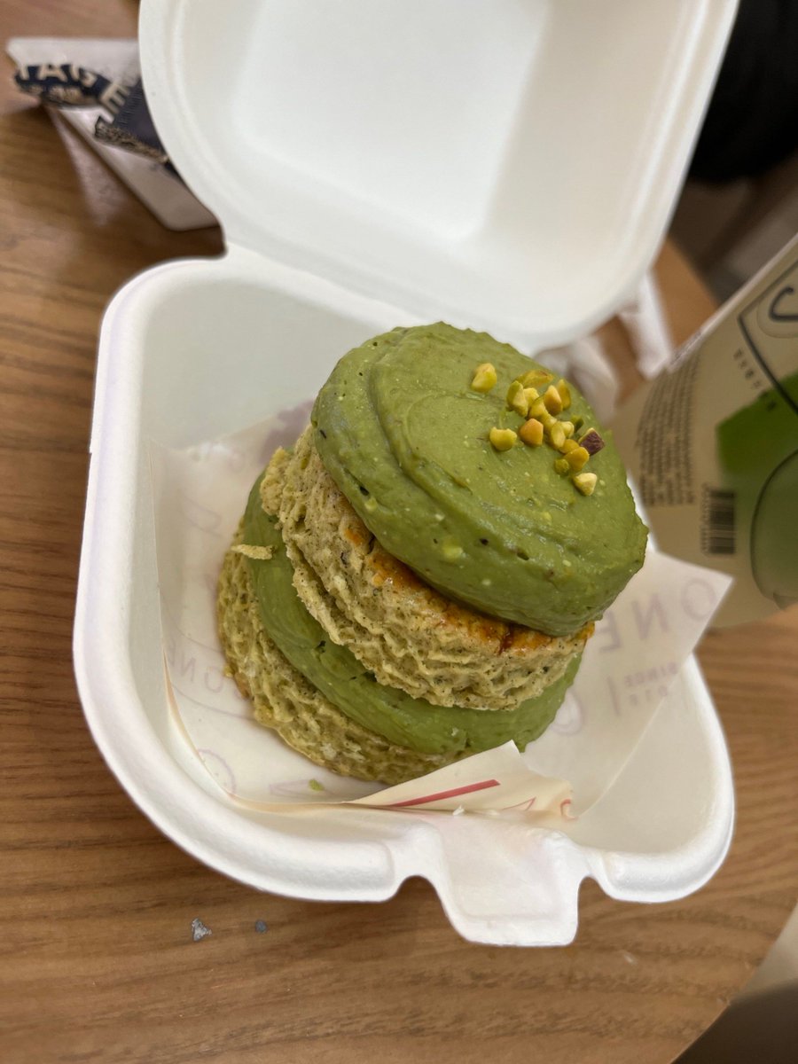 MaamM2007's tweet image. Baked matcha scones with fresh cream u0026 red bean paste! Crumbly, sweet, and perfect for afternoon tea. Swipe for the easy recipe  #BakingJoy #MatchaLovers
