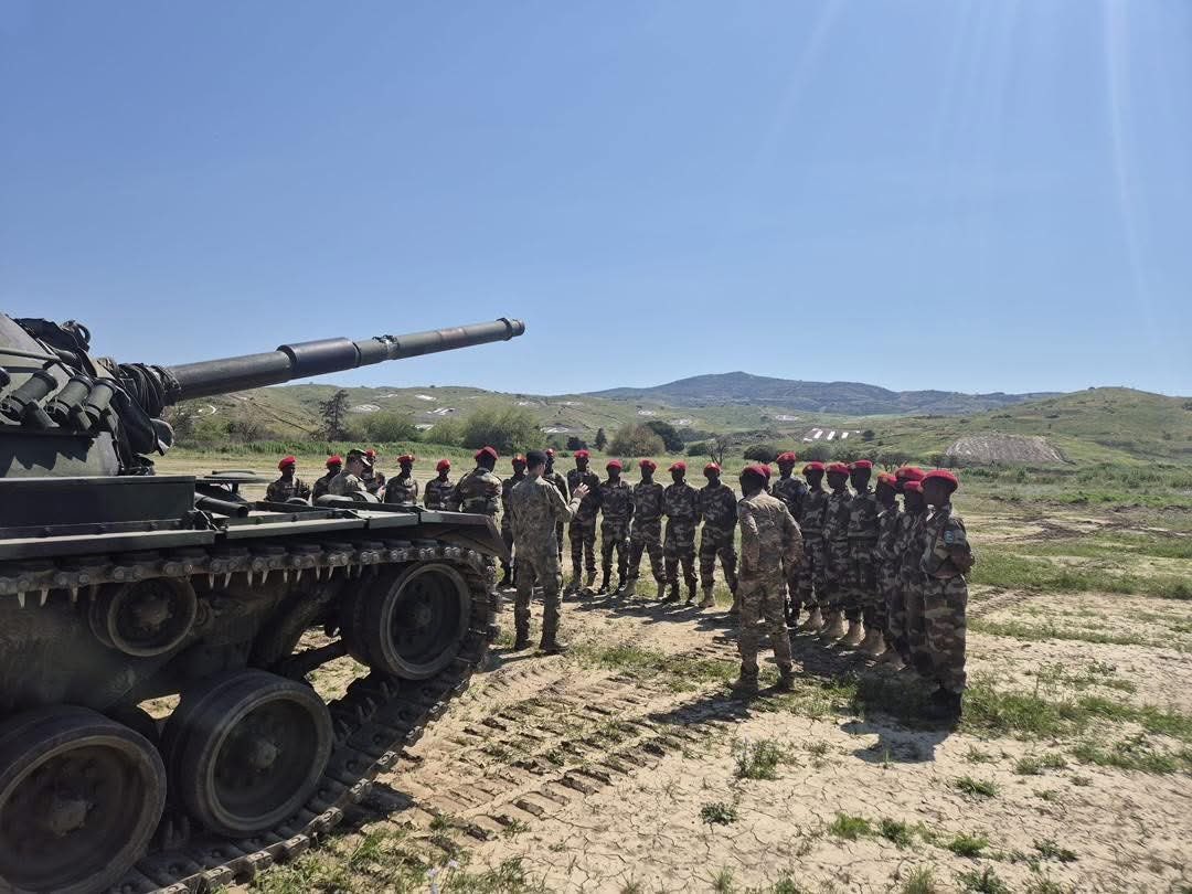 SOSDISPATCHH's tweet image. 🚨 #BREAKING: New units of the Gorgor Commandos  including elements of the 33rd Brigade, 1st Battalion were sworn in yesterday in #Mogadishu and are now being prepared for advanced training in Turkey.

This marks the beginning of #Phase2 of Gorgor.

Turkey previously completed