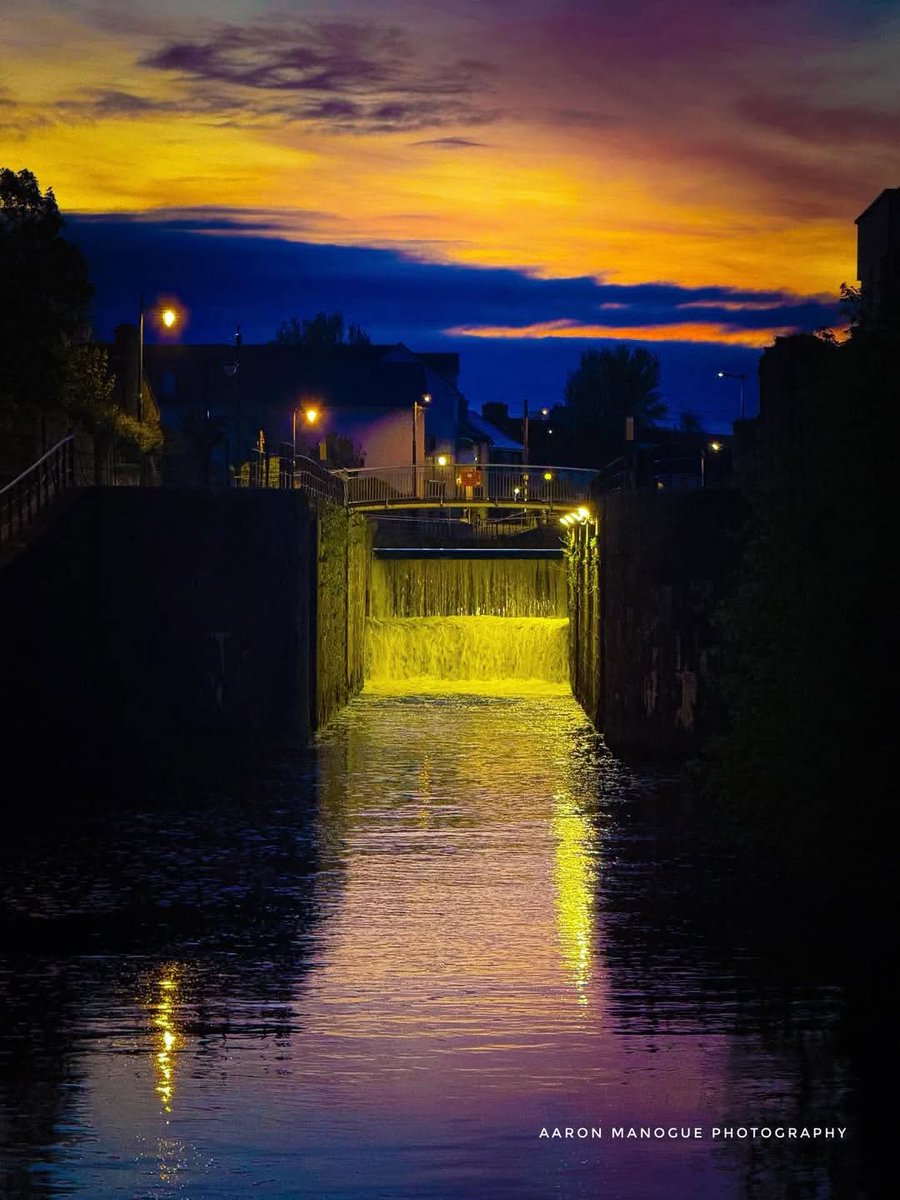 ThisIsIreland3's tweet image. Sunset over Galway's Westend, picture perfect 🌄 💚

📍County Galway - Ireland ☘️

📸 @aaronmanoguefitness 

#GalwaysWestend #Ireland #Galway #Sunset