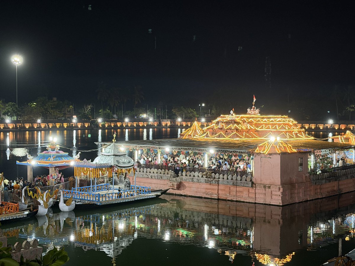 arvindpadhee's tweet photo. ସେବକବନ୍ଧୁମାନଙ୍କ ଗହଣରେ ଚନ୍ଦନଯାତ୍ରାର ପଟୁଆରରେ ସାମିଲ ହୋଇ ମହାପ୍ରଭୁଙ୍କ ଆଶୀଷ ଲାଭ କରିବା ଏକ ପରମ ସୌଭାଗ୍ୟ। ଜୟ ଜଗନ୍ନାଥ। 🙏 https://t.co/TwaNWDXKGw