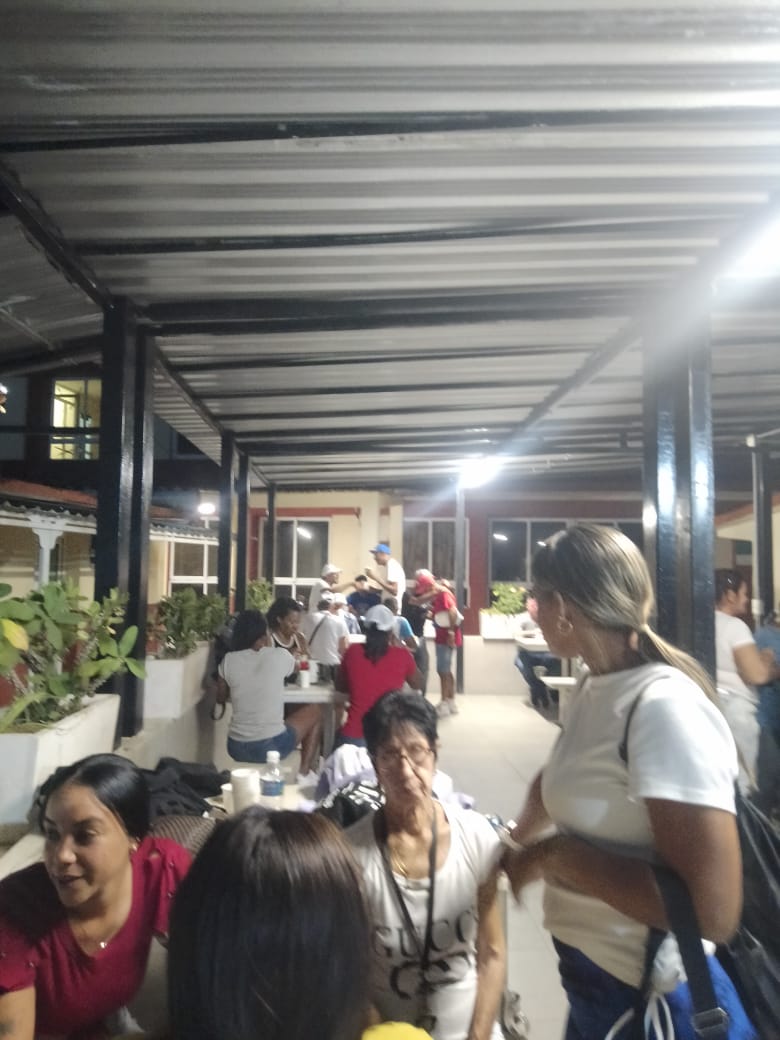 DagmaryRod's tweet photo. 🇨🇺 Acampada de los trabajadores de #PRODAL, en víspera del desfile del 1ero de MAYO ¡La Patria se Defiende!
#1roDeMayo #LaPatriaSeDefiende #acampadarevolucionaria
#HastaLaVictoriaSiempre
#MinalXCuba #PRODALPorCuba🇨🇺💖 https://t.co/70QzbHf1ll