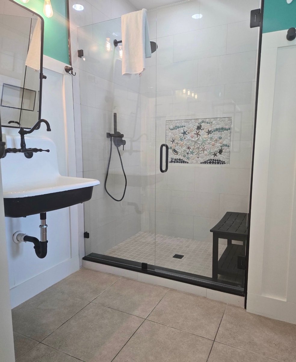 custom_mosiac's tweet photo. 🐚Customer Review:🐚

"Connie was fabulous in creating the mosaics to go with my beach themed bathrooms. She heard my desire and allowed me to choose colors that worked for me. I have 2 other mosaics from Connie in other bathrooms and look forward to working with her again! https://t.co/8kzTdJAhUU