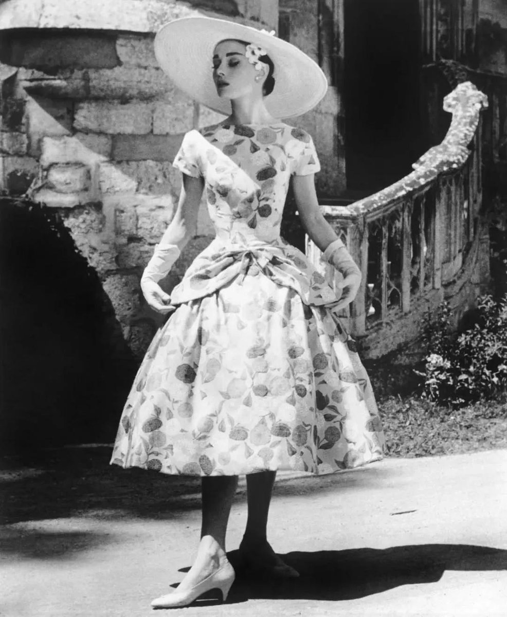 Audrey Hepburn tweet media