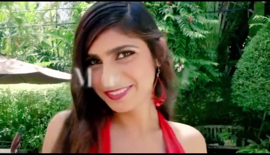 MiaKhalifa1012's tweet image. When Mia smiles… timeline stops 🔥
#MiaKhalifa #viral #trending #fypシ゚viral