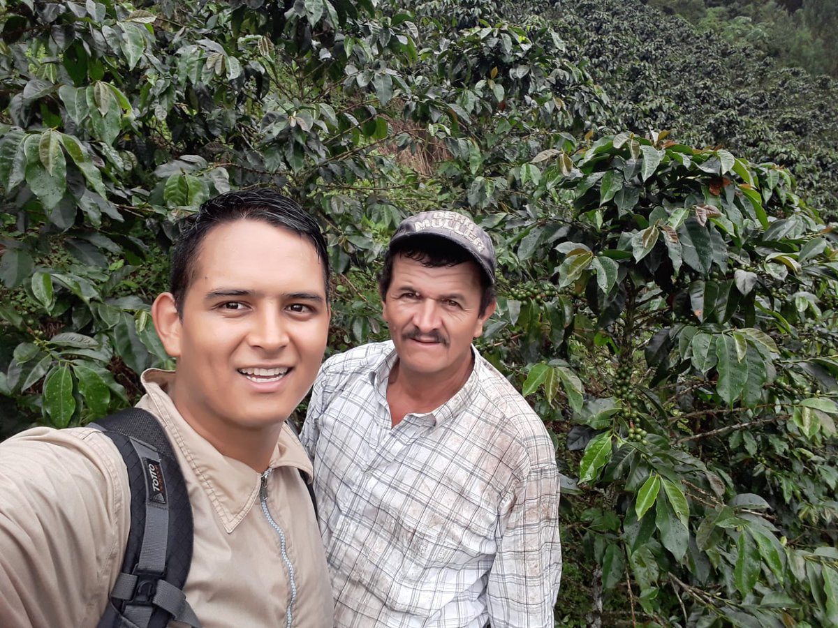 Rankee19's tweet photo. Todos los días, desde las 4:00 a. m., nuestros campesinos ya están de pie, trabajando la tierra con esfuerzo y amor por lo que hacen.

Hoy, en el Día del Trabajo, quiero reconocerlos de corazón: porque sin ellos, Colombia simplemente no avanza.

#AndesMereceAvanzar https://t.co/HRBvFQyo84