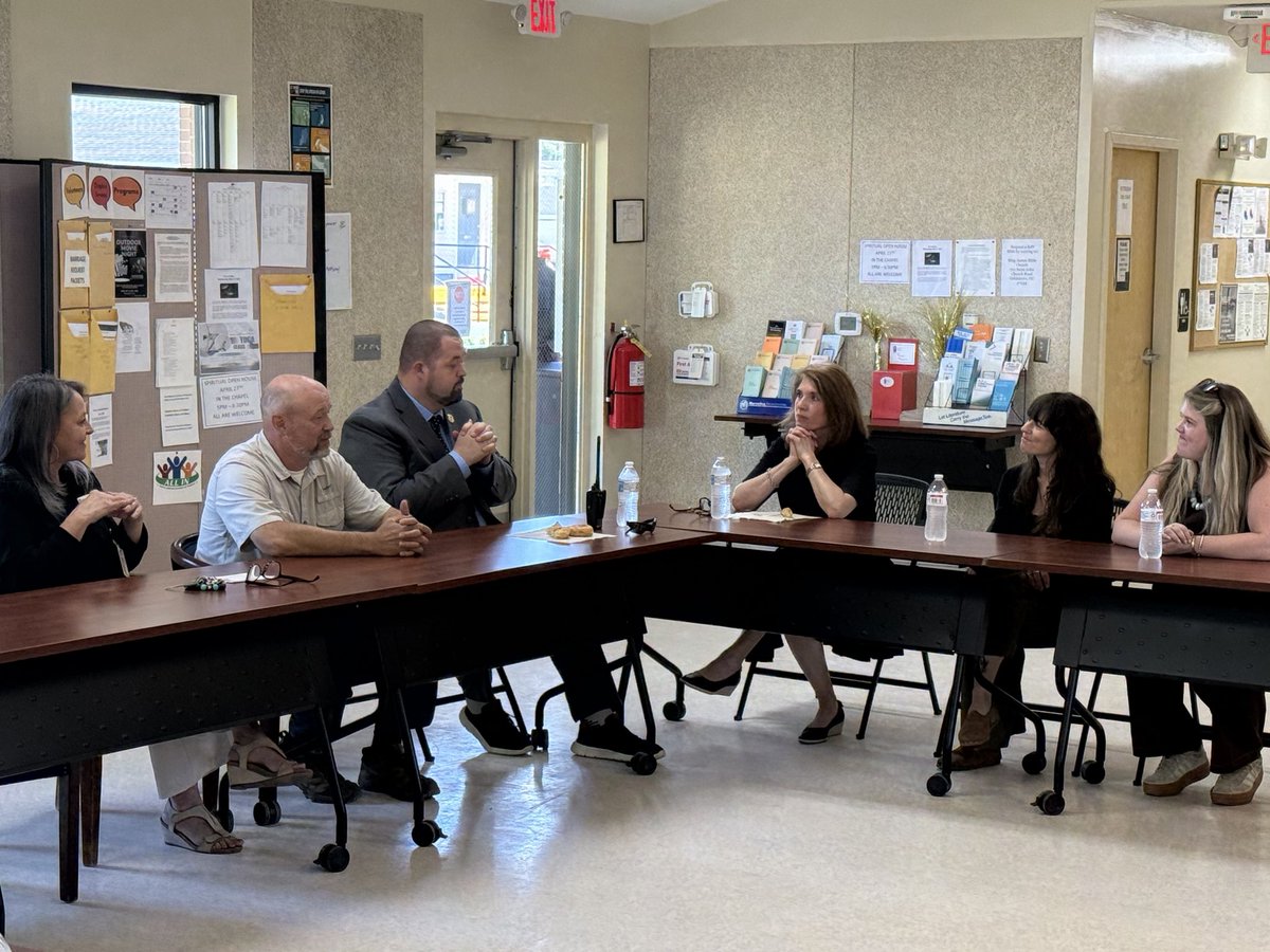 FLONC's tweet photo. Davidson Correctional Center in Lexington is one of NCDAC’s designated reentry facilities. Warden Jerry Laws and his staff support extensive programming on site, including an art class that I visited taught by a very talented man who is incarcerated at Davidson Correctional. https://t.co/h2SQ35ayN2