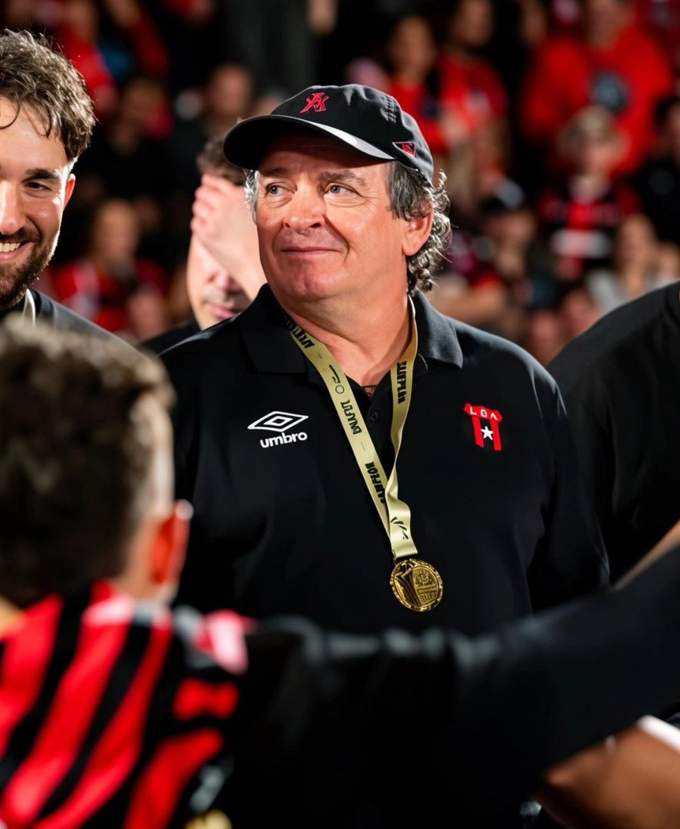 𝐋𝐀 𝐋𝐈𝐆𝐀 𝐒𝐈𝐄𝐌𝐏𝐑𝐄 𝐒𝐄𝐑Á 𝐓𝐔 𝐂𝐀𝐒𝐀.👑❤️🖤