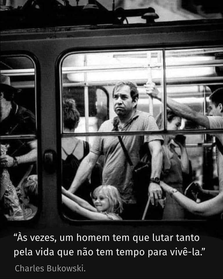 É cruel demais que quem pode decidir se o trabalhador pode ter um dia a mais de descanso, não trabalhe nem na escada 3x4, se é que trabalha mesmo.