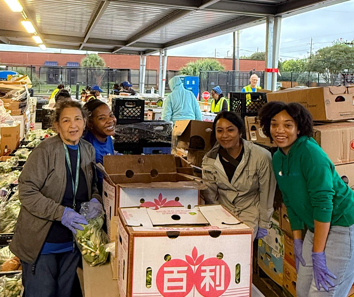 WHAMMinistries's tweet image. goods at a time when many are feeling the weight of rising costs and unexpected crises.

Join us next time out in the line of cars and kindness. Sign up to volunteer at buff.ly/lldvYgO

#FaithInAction #GiveBack #MakeaDifference #SocialAwareness #compassionate
