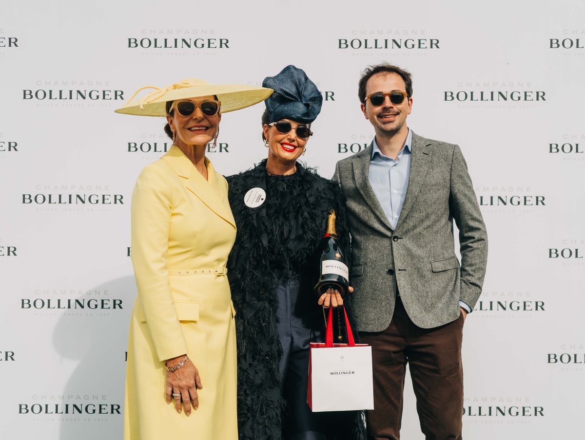 Longford_Leader's tweet image. 📷Longford woman Oniesa Owens is celebrating after she was named the winner of the Champagne Bollinger Best Dressed competition at Punchestown 📷 #ladiesday #punchestown